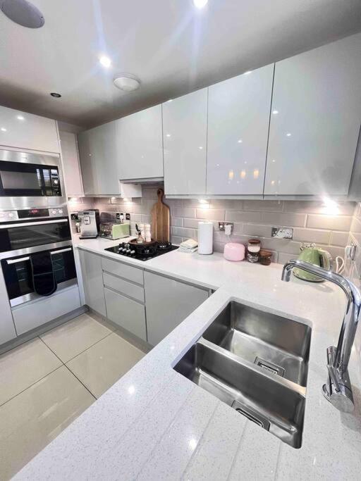 Stunning Home In Astley Tyldesley Exterior photo